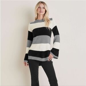 BNWOT Venus Black and Gray Colorblock Sweater Size Small